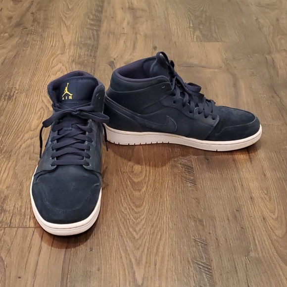 Jordan Other - Air Jordan 1 Mid Armory Navy